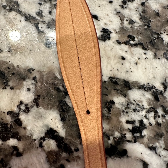 Louis Vuitton Beige Leather Luggage Tag - Picture 4 of 11